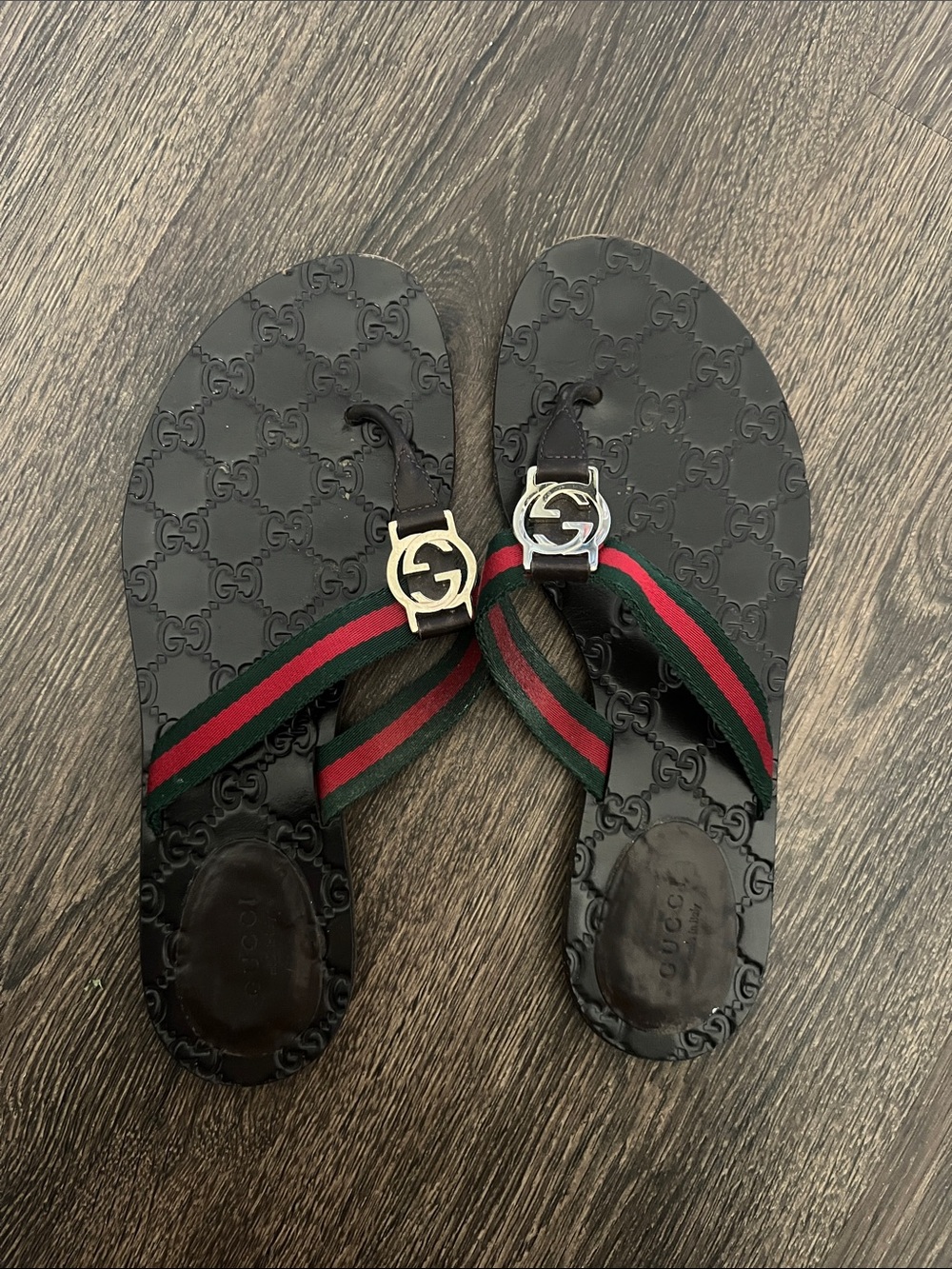 Gucci Women’s Leather Flip-Flops with Green & Red Web and Gold GG Hardware